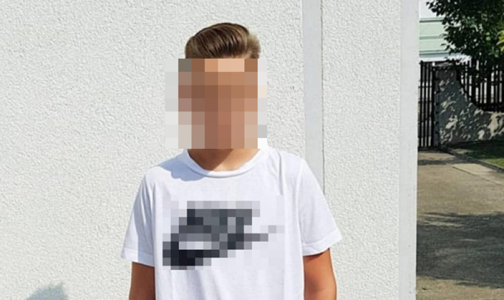 Petrov brat primetio da nešto nije u redu sa SMS porukom! Majci jedna rečenica parala uši!