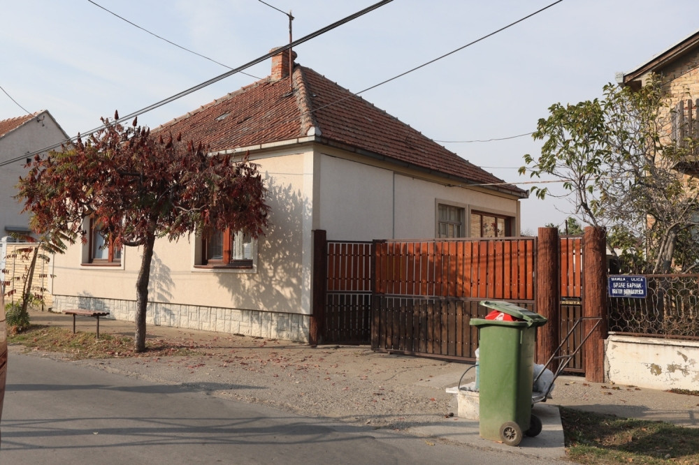 Pobesnela baba uradila jezivu stvar svojoj rođenoj unuci! Zločin je i policajce ostavio u šoku!