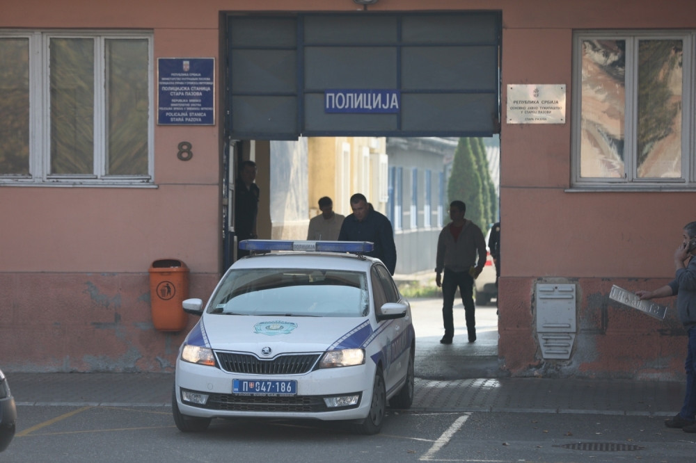 Krenuli u suludu krađu sa sve maloletnikom u toku policijskog časa!