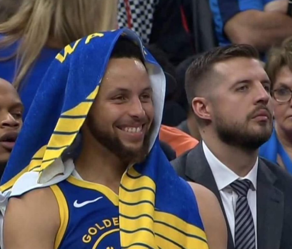 Potez Stefa Karija razbesneo mnoge košarkaške fanatike! (FOTO)