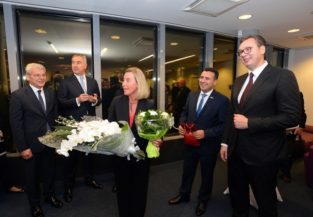 Vučić isprozivao Tačija pred svima: Jesi video Mile što se pravi? (VIDEO)