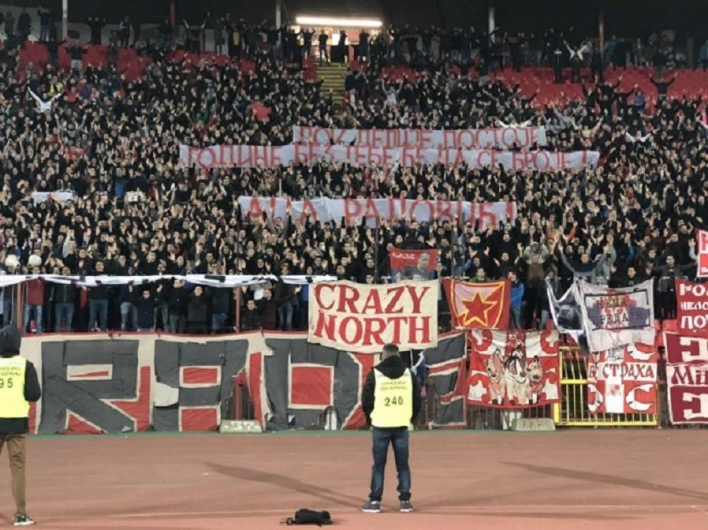 Navijači Olimpijakosa razvili transparent dobrodošlice u Atini i ništa bolje od ovoga ne predstavlja njihov odnos prema Srbiji (FOTO)