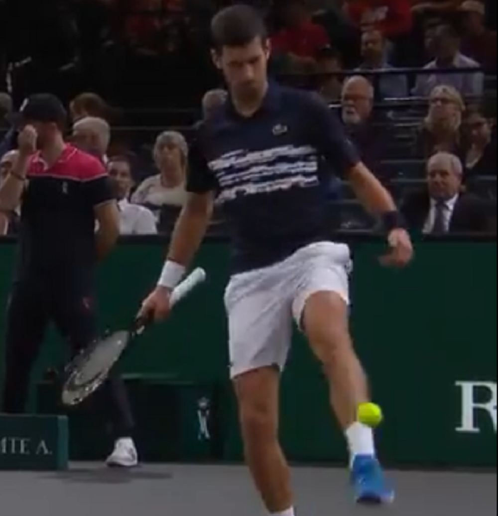 Đoković fudbalskim umećem naterao celu dvoranu da ustane na noge! (VIDEO)