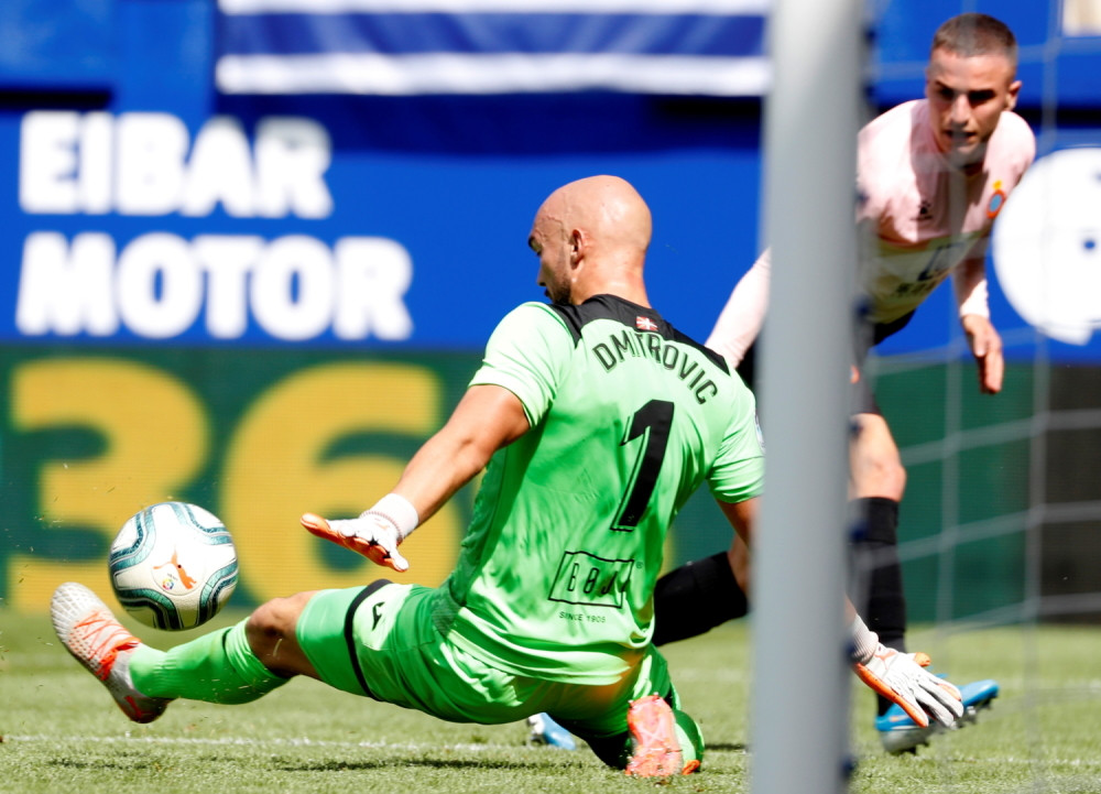 Golman reprezentacije Srbije iskreno o ponudama, ostanku u Eibaru, ali i o skromnosti koja ga krasi