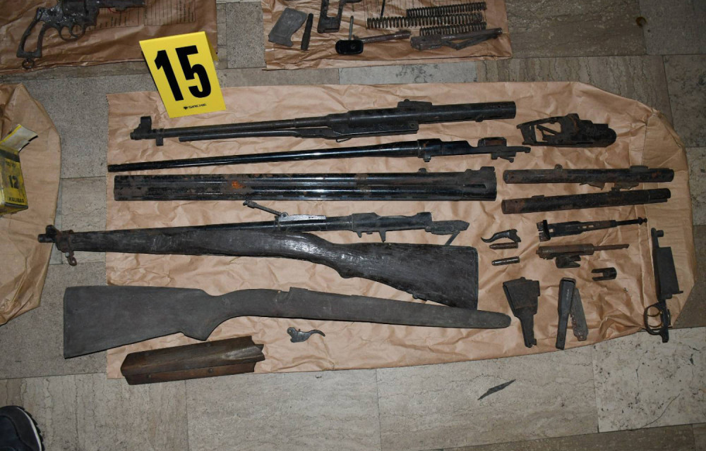 Uhapšen zbog proizvodnje i prodaje oružja