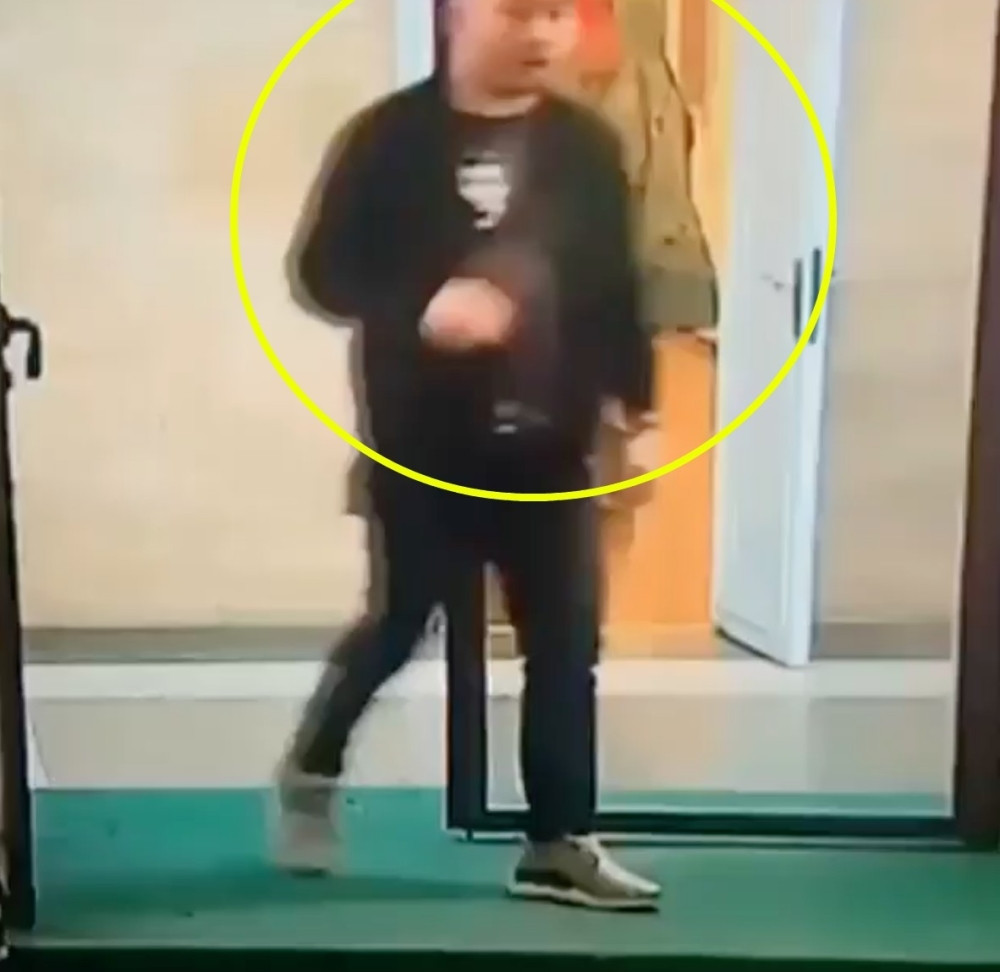 Mili je izleteo iz dvorišta, a onda pred svima uradi ovo! Povratićete od muke! (UZNEMIRUJUĆI VIDEO)