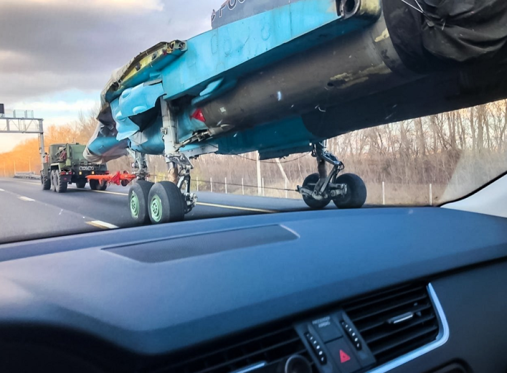 Mirno su vozili kada je pored njih projurio "suhoj", zbog onoga štu videli umalo se nisu šlogirali! (FOTO)