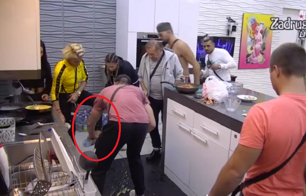 Povređena zadrugarka! Vrela šerpa joj pala na nogu, jaukala od bolova!