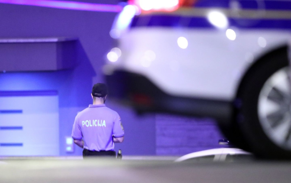 Zet mu krvnički zario nož u stomak, a onda je usledio strahovit veleobrt! Metak mu je razneo vilicu!