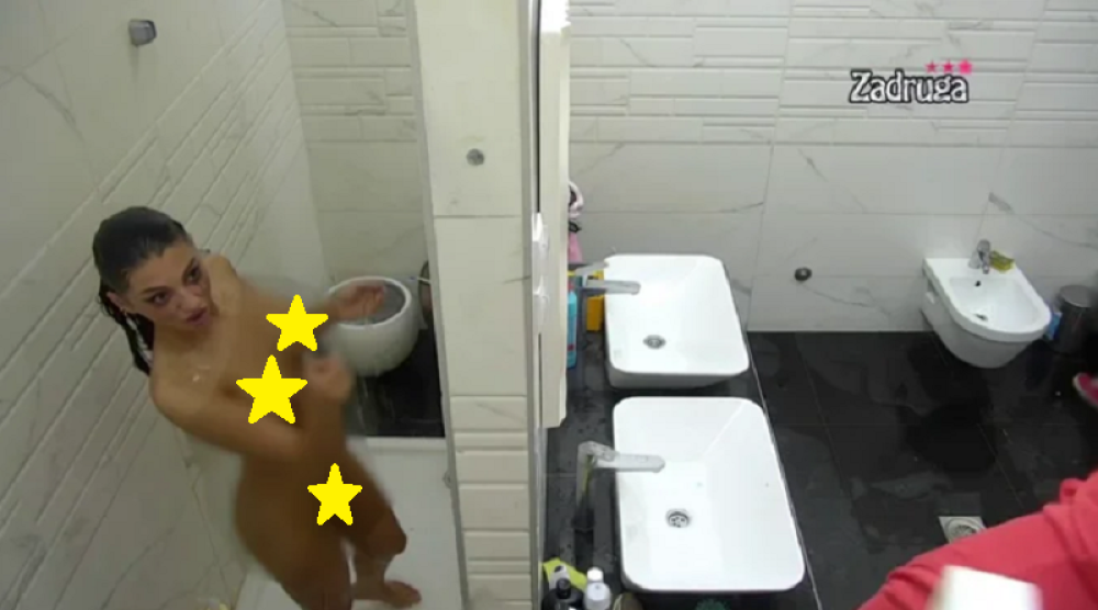 Maja Marinković se opet skinula pred kamerama! Prvo u tuš kabini, a onda u spavaćoj sobi! (VIDEO 18+)