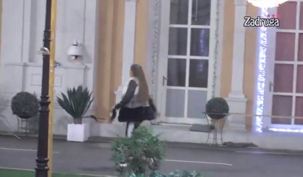 Dalila napušta Zadrugu! Pobesnela, pa krenula pravo na kapiju! (VIDEO)