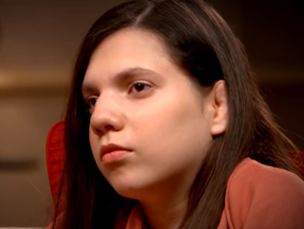 Natalijini usvojitelji su je ostavili i pobegli iz zemlje jer su rekli da ih je mučila! Ovo je u stvari istina! (VIDEO)