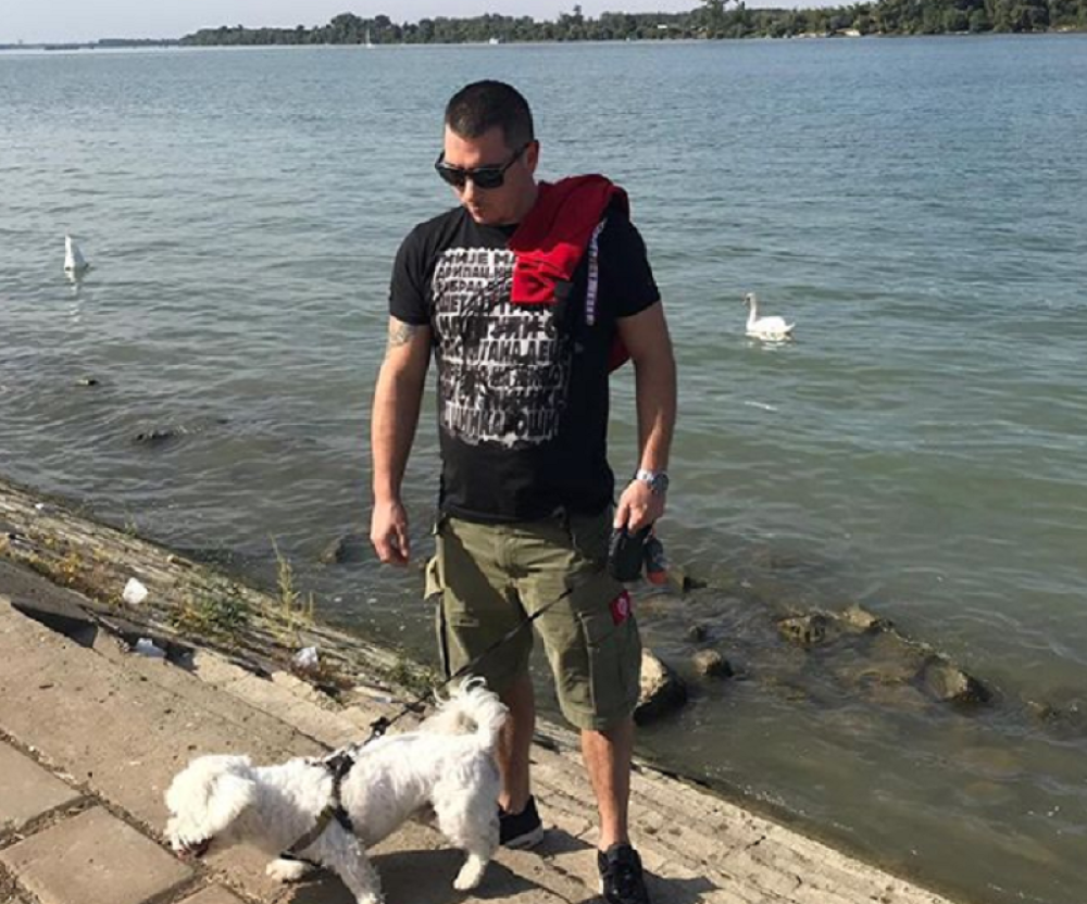 Srpskom pevaču preminula majka!