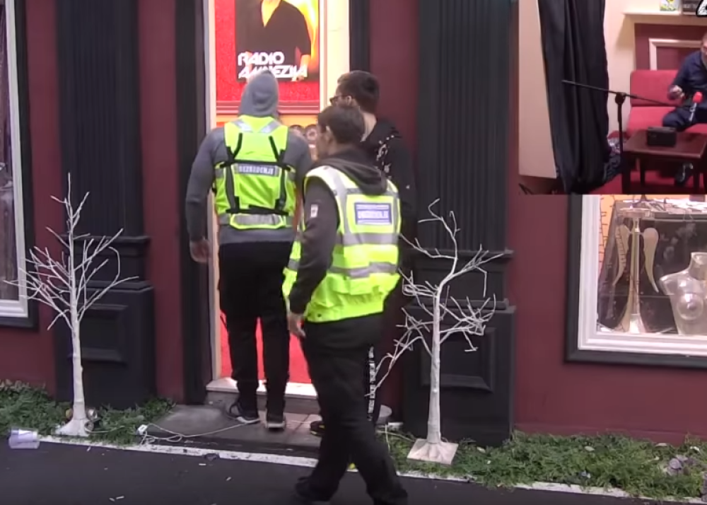 Zadrugarka nasrnula na Miloša Bojanića uživo u emisiji! Obezbeđenje je jedva obuzdalo!