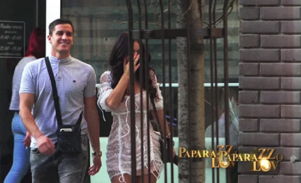 Ana i David uslikani ispred zgrade u kojoj žive! Pogledajte gde su iznajmili stan!