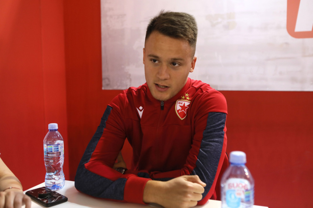 Vezista crveno-belih otkrio na šta ih svakodnevno podseća trener Dejan Stanković
