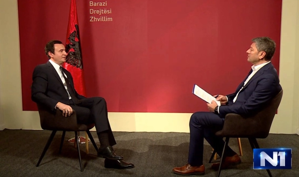 Aljbin Kurti, prijatelj Đilasa i Rade Trajković, izrekao Srbima nešto neoprostivo. Cela nacija sa zgražavanjem, slušala najgnusnije laži i pljuvanje po mrtvima (VIDEO)