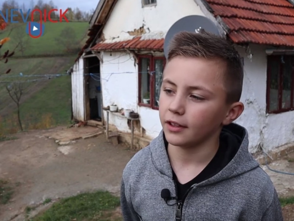 Majka ga je zauvek napustila, odvela sestru i poručila da ga više ne želi! Priča ovog dečaka nateraće vam suze na oči!