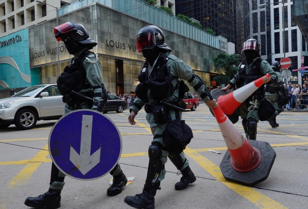 Blokirani putevi, saobraćaj kompletno zaustavljen! Nemiri na ulicama ne prestaju - oni ne daju svoju penziju!