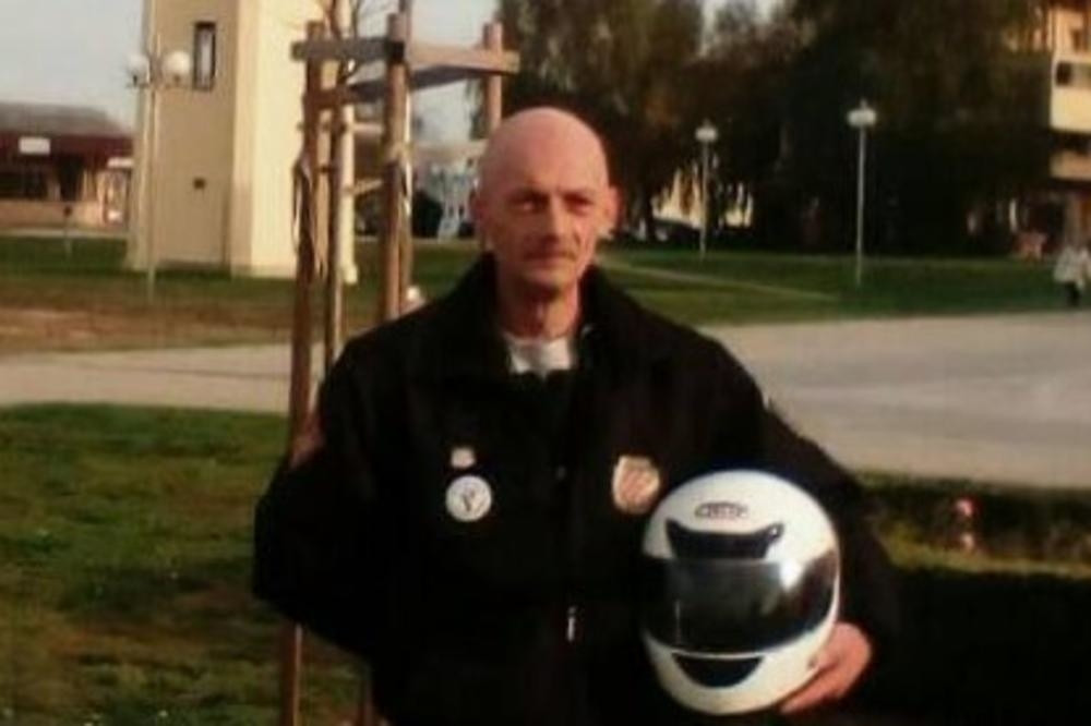 Ovo je Zoran koji je ubio Anicu i bacio je u septičku jamu! Dok su ga vodili u lisicama, pogledao je sinove u oči i uradio nešto gnusno! (FOTO)