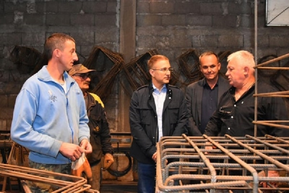 Politika SNS je da kroz stalnu podršku malim i srednjim preduzećima omogući bolji život građanima