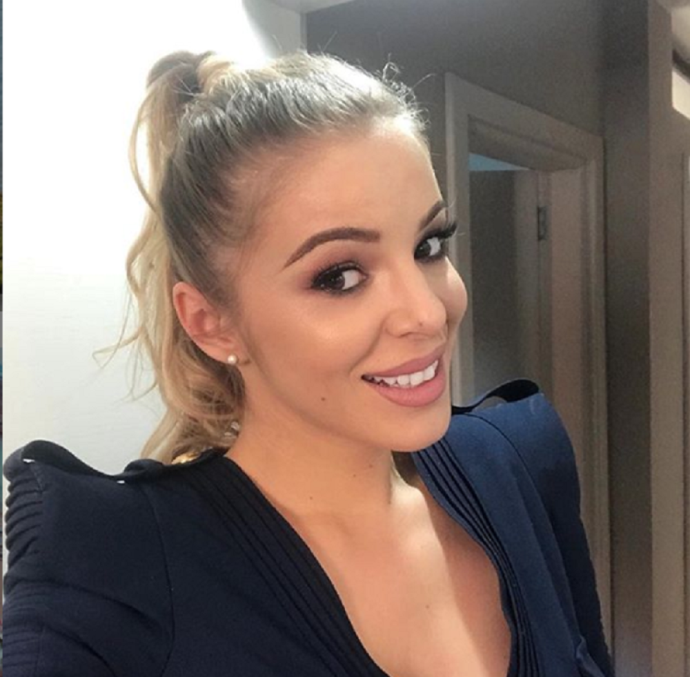 Jovana smuvala pevača, pa onda i njegovog kolegu! Rodila mu ćerku, a sada živi kao kraljica!