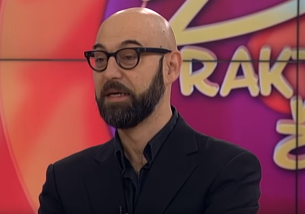 Dejan Lutkić i Vojin Ćetković zahtevali da se ukloni natpis "Mitrovdanske bitke" i grb Republike Srpske!