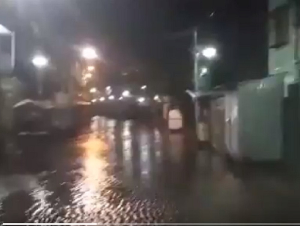 Pola miliona ljudi u opasnosti zbog razornog ciklona! Zatvorene luke i aerodromi! (FOTO/ VIDEO)