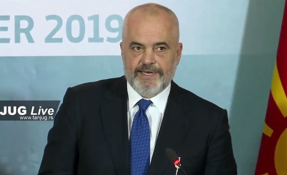 Budale jedne! Oni meni prebacuju?!