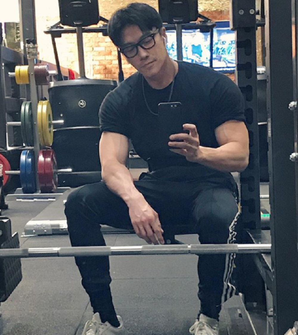 Žene široim sveta odlepile za njim! Kada spomene koliko ima godina nastane muk!