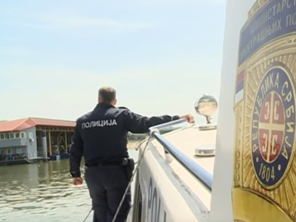 Nakon višečasovne potrage za Beograđaninom koji je skočio s mosta ronioci odustali!