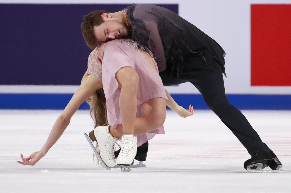 Ruski par zavodljivim nastupom oduševio svet, pogledajte ples kojim su publiku ostavili bez daha (VIDEO)