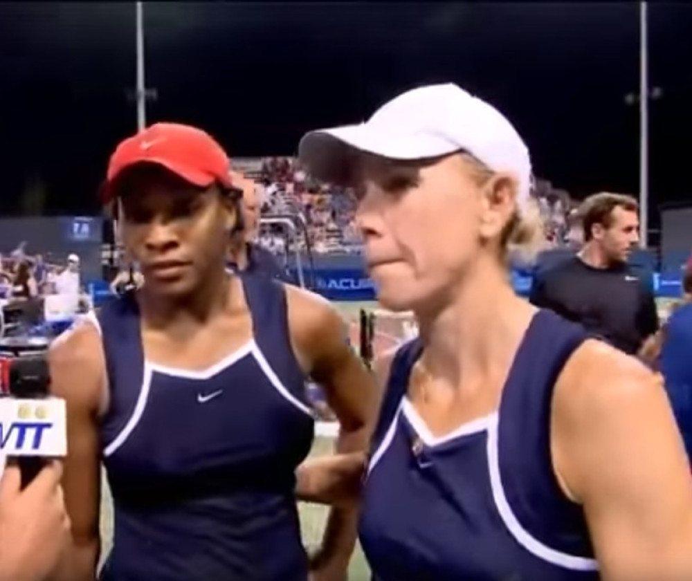 Bivša grend slem šampionka besna dozlaboga, prozvala novinare pa se žestoko obrukala! (FOTO)