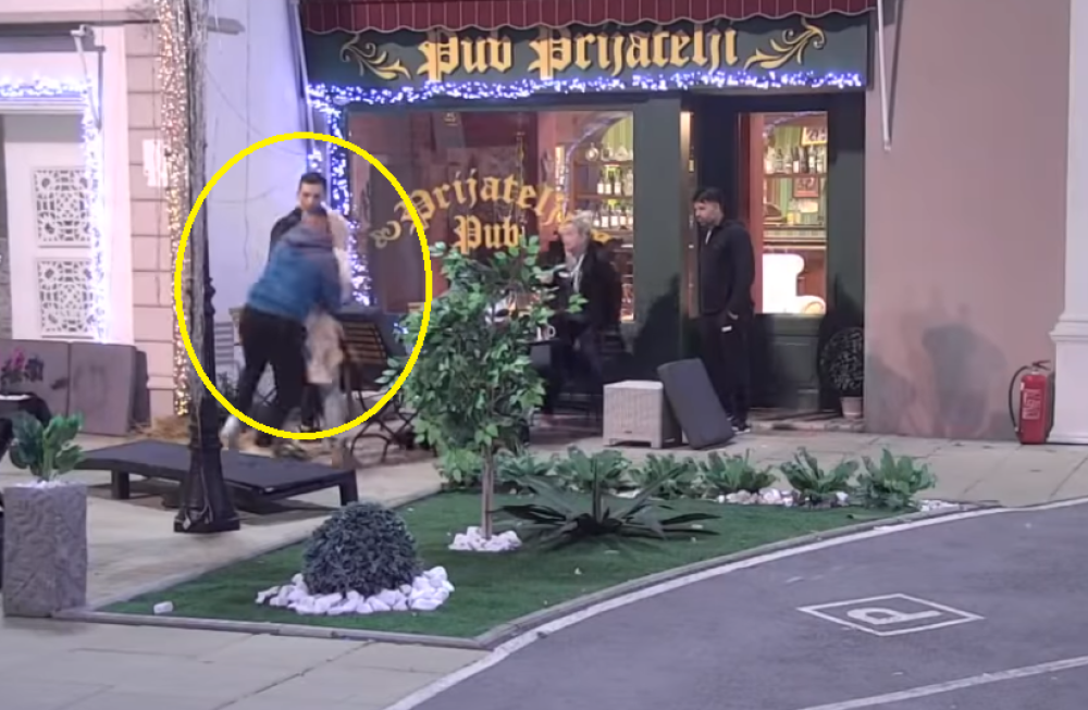 Bane Čolak fizički nasrnuo na ovog zadrugara! Pesnicama ga udarao po leđima, jedva ih razdvojili! (VIDEO)
