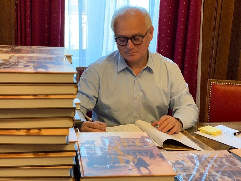 Odbornici kupili Knjigu o Beogradu, novac odlazi u humanitarne svrhe!