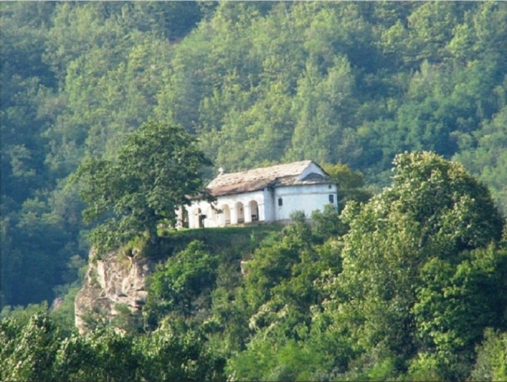 Sumnja se ko je čovek koga su našli bez glave!