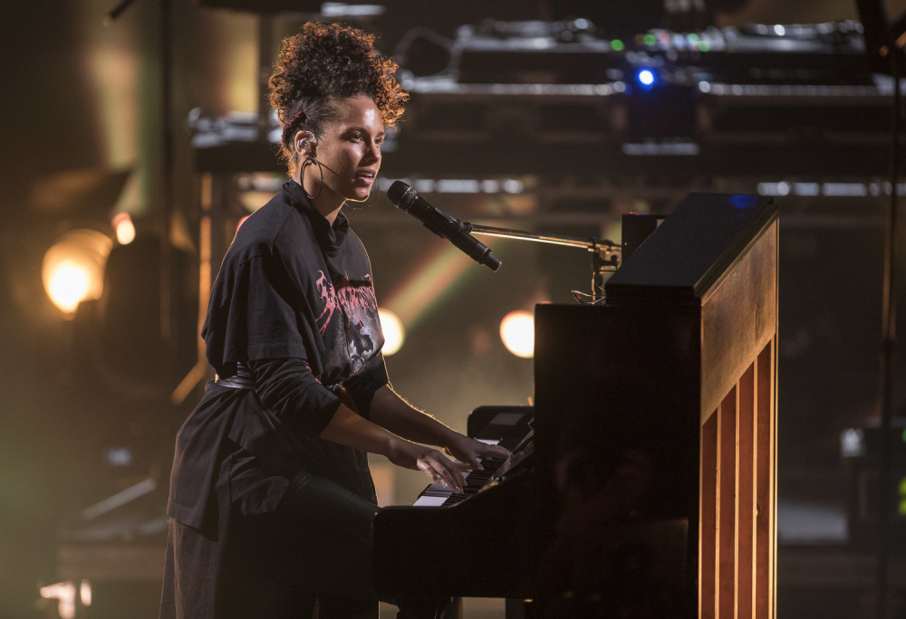 Ališa Kiz dozvolila sinu da namaže nokte, i tako ga naučila bitnu životnu lekciju!