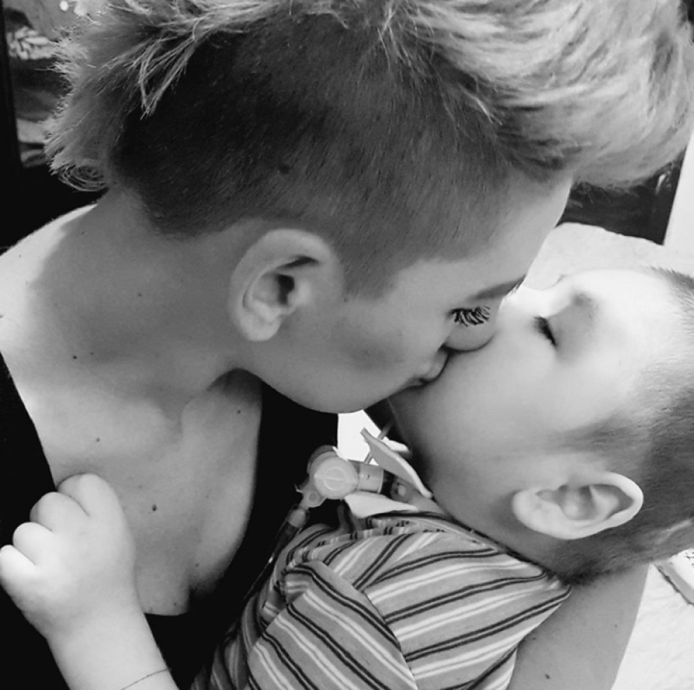 Otpušten je kao zdrava beba, a tri dana kasnije je počela agonija! Sada ima 18 dijagnoza: Ništa ne može da se uradi, poslaćemo ga kući da umre na miru! (FOTO)