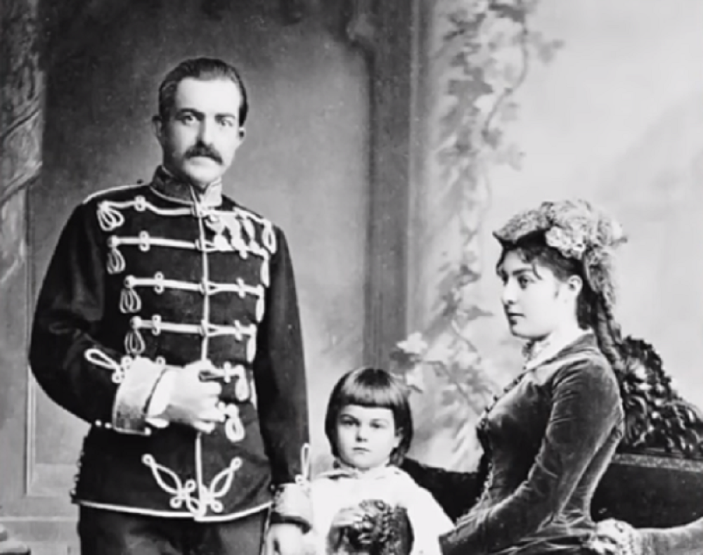 Žario i palio Evropom, tresao suknje uzduž i popreko, a onda je svojoj omiljenoj ljubavnici dao totalno čudan poklon! (VIDEO)