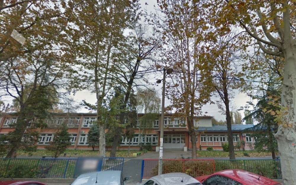 Na tinejdžera (14) palo staklo, već 2 nedelje leži u bolnici. A onda nam je direktor preko telefona dao jako čudnu informaciju!