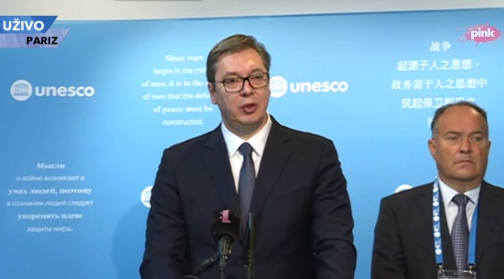 Vučić tokom izjava za medije prekinuo novinare - Ne možete da razgovarate sa ljudima koji su tu samo da bi opsovali!