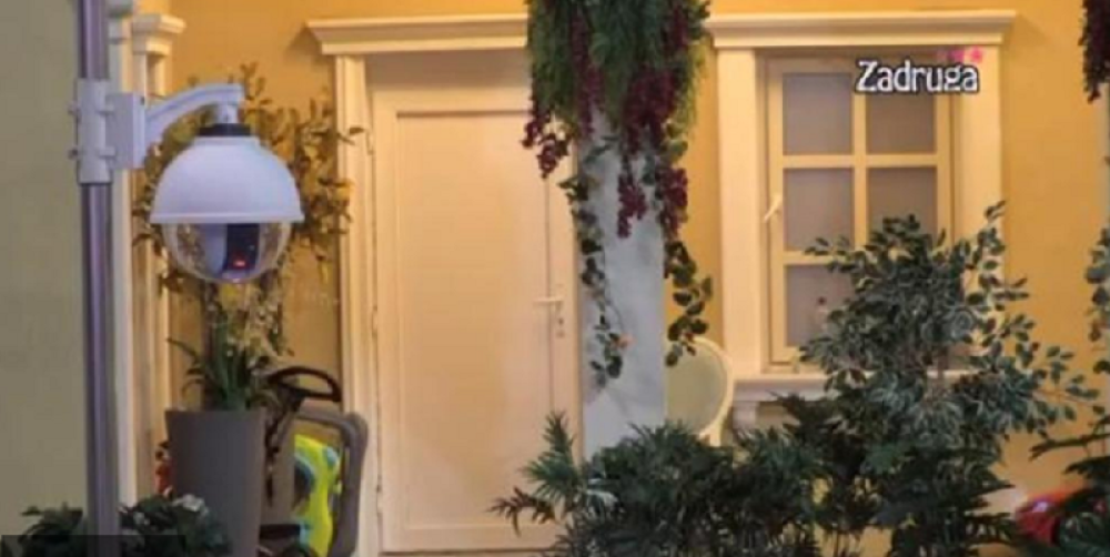 Mali Željko vrišti i plače, Marija i Miljana ne obraćaju pažnju na njega! (FOTO)