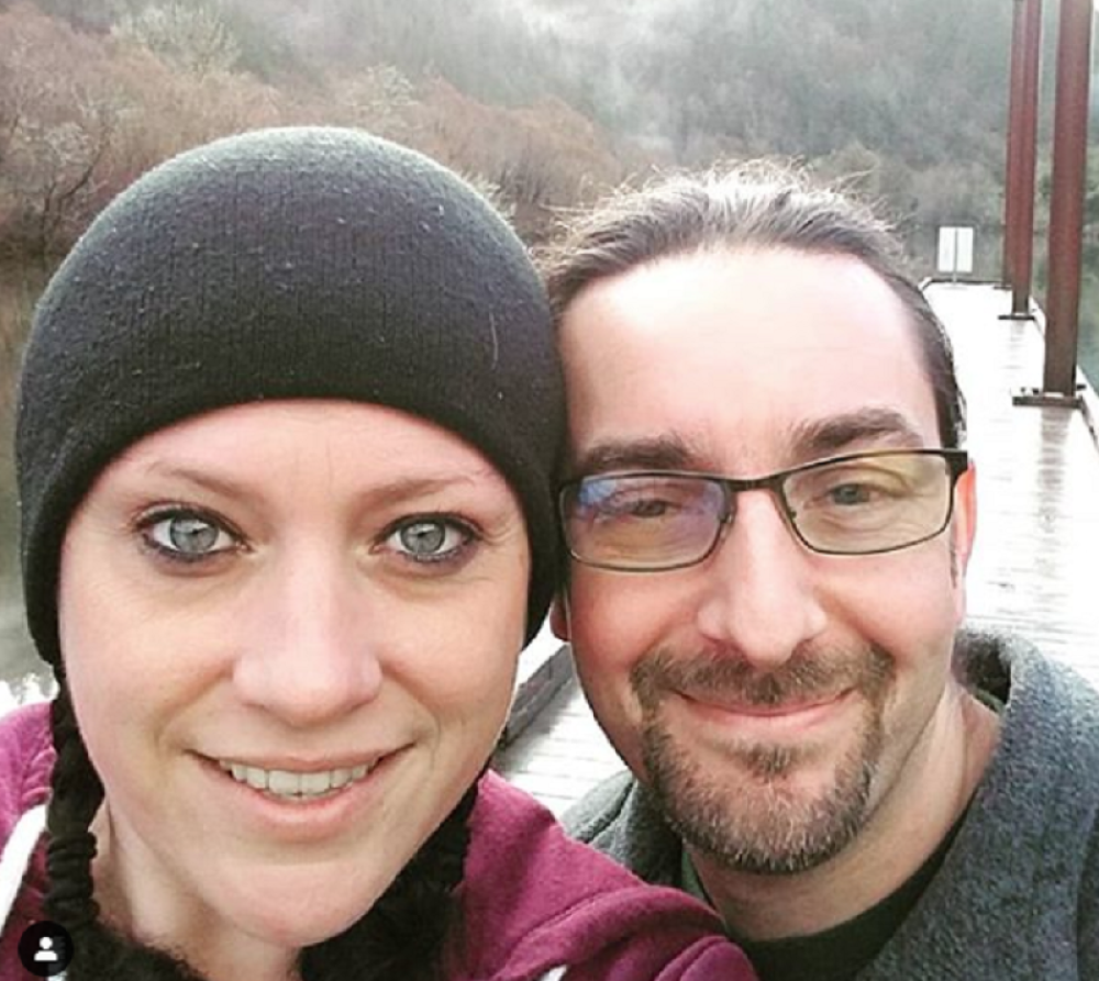 Bili su oboje u brakovima, nisu primećivali jedno drugo, onda su napustili svoje partnere i desilo se ovo!