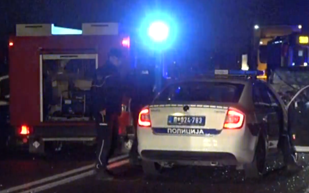 Izgubio kontrolu nad šleperom, a povređena jedna osoba