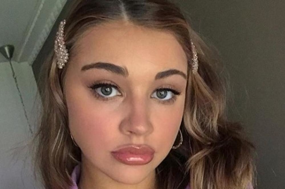 Manekenku boleo stomak, pa otišla u WC, doživela je najveći šok u životu, odjednom je krenula beba! Počela je borba za život! (FOTO)