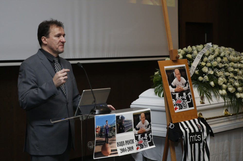 Otac Željko nije mogao suze da zadrži! "Bog mi ga je dao, neka ga sada i uzme"! (FOTO)
