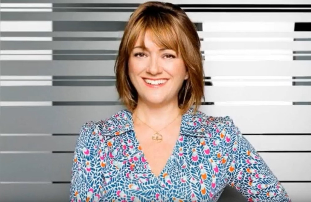 Najbitniju sporednu stvar u životu kontroliše ona! U njenoj ruci je daljinski upravljač! (FOTO)