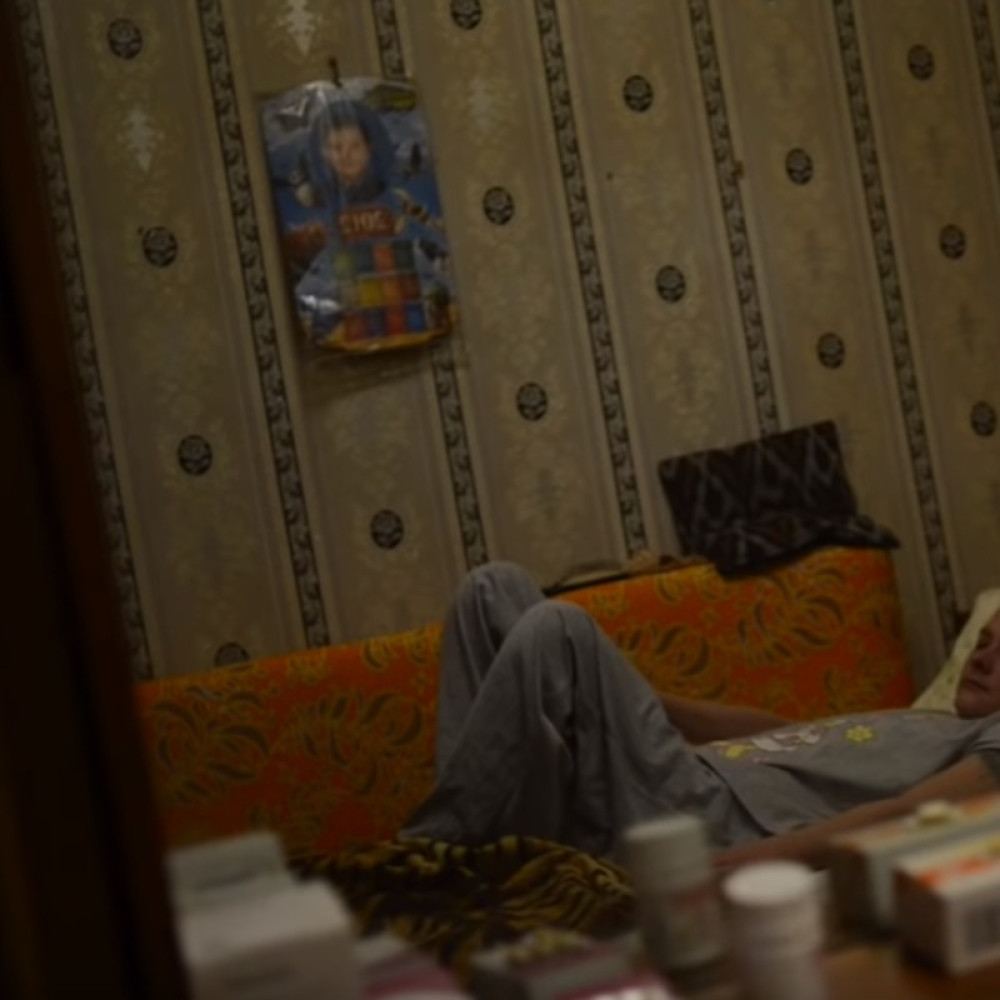 Nastaju žive rane, otpada koža i ispadaju koske! Droga "krokodil" gora je od heroina a primećena je i u Srbiji!