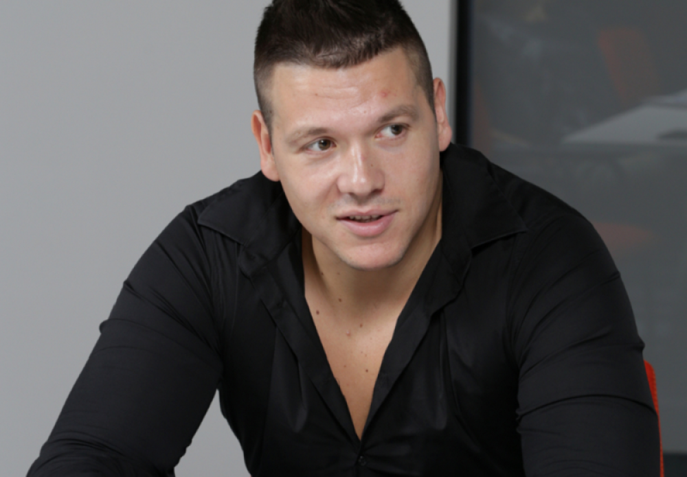 Sloba Radanović obrukao devojku pred 300.000 ljudi: "Ličiš na majmuna!"