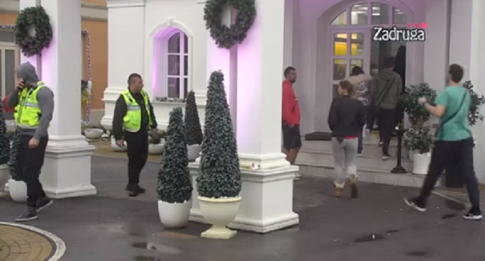 Zadrugar u zavojima završio u Urgentnom centru, stanje kritično